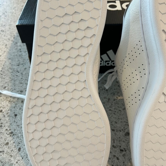 Women’s Adidas Advantage - Picture 6 of 14